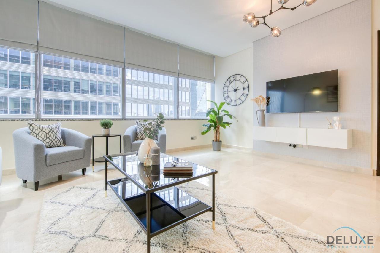 Rate Chic 1br With Balcony In Prime Spot By Deluxe Homes *